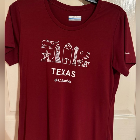 Women’s Columbia Texas Maroon Shirt size Med - Picture 1 of 3